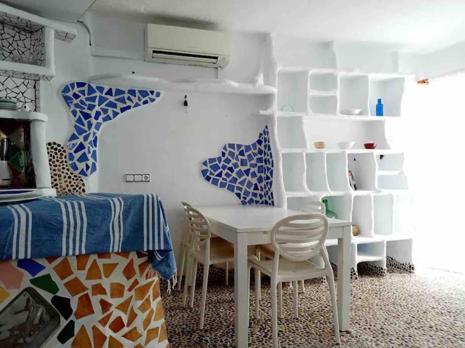 Appartamento Incantevole In Centro Ес Пухолс Екстериор снимка